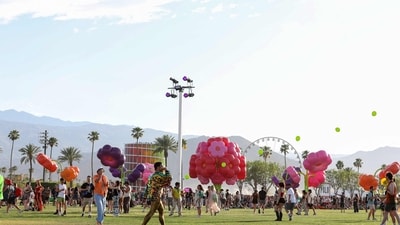 Frustration grows at Coachella 2025 over high ticket, food, and drink prices.
(Photo by VALERIE MACON / AFP) / RESTRICTED TO EDITORIAL USE (AFP) Frustration grows at Coachella 2025 over high ticket, food, and drink prices.
(Photo by VALERIE MACON / AFP) / RESTRICTED TO EDITORIAL USE (AFP)