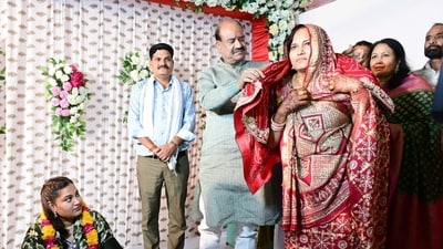 Om Birla assumed the role of the brother of Reena’s mother Madhubala and performed the ritual of ‘mayra’. (X/@ombirlakota) Om Birla assumed the role of the brother of Reena’s mother Madhubala and performed the ritual of ‘mayra’. (X/@ombirlakota)