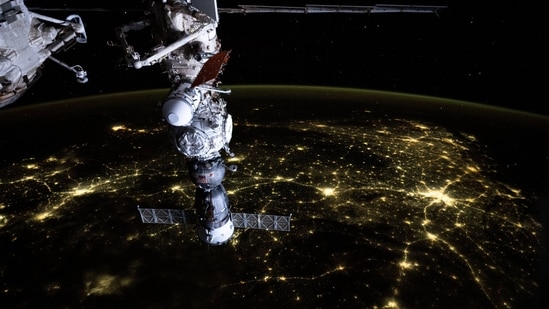 The beautiful picture shows India shining under a blanket of stars.(X/ISS)