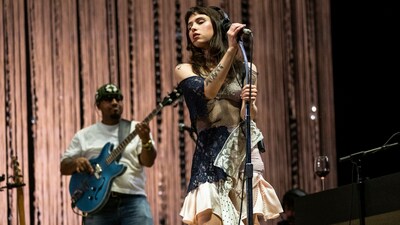 Best Dressed: Clairo took the stage in a partially sheer, patchwork-style ensemble that blended vintage charm with modern edge. However, it was her soft-yet-glam makeup that stole the spotlight — highlighted by a bold cat-eye liner that added just the right touch of drama. (Amy Harris/Invision/AP) Best Dressed: Clairo took the stage in a partially sheer, patchwork-style ensemble that blended vintage charm with modern edge. However, it was her soft-yet-glam makeup that stole the spotlight — highlighted by a bold cat-eye liner that added just the right touch of drama. (Amy Harris/Invision/AP)