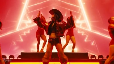 Jennie during her set at Coachella 2025 (X)