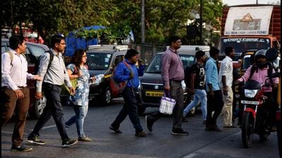 Hundreds of locals including those employed in the industrial area cross the road in front of Turbe station multiple times a day. (Hindustan Times) Hundreds of locals including those employed in the industrial area cross the road in front of Turbe station multiple times a day. (Hindustan Times)