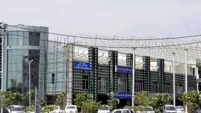 In phase I, the DPR suggests that Yeida can connect Noida airport with Film City. In the second phase, it can connect Vrindavan and Mathura, and in the third phase this can be extended till Agra, where the authority is planning to develop a new city spread on 12,000 hectares of area. (Sunil Ghosh/HT File)