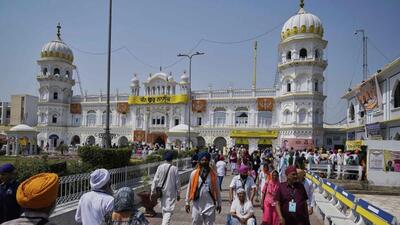 Sikh pilgrims arrive to attend a ceremony to mark Baisakhi at Gurdwara Janam Asthan in Nankana Sahib, 75km from Lahore, in Pakistan on Monday. (AP Photo) Sikh pilgrims arrive to attend a ceremony to mark Baisakhi at Gurdwara Janam Asthan in Nankana Sahib, 75km from Lahore, in Pakistan on Monday. (AP Photo)