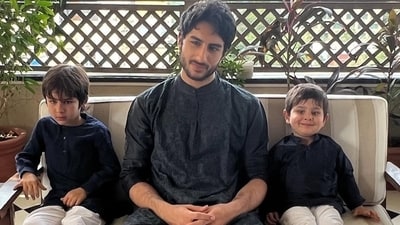 Ibrahim Ali Khan remarked that his brothers Taimur and Jeh can't even step out without being photographed. Ibrahim Ali Khan remarked that his brothers Taimur and Jeh can't even step out without being photographed.