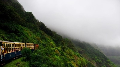 3. Matheran, Maharashtra (Aprrox. 2 hours): The tunnel under Matheran is part of the National Highways Authority of India’s (NHAI) Vadodara-Mumbai Expressway (Phase-II SPUR) which will run via Palghar, Thane and Raigad districts, connecting Virar in the north to Jawaharlal Nehru Port in the south. A sizable section will pass through the Matheran eco-sensitive zone (ESZ), which was declared as such in 2003 by the union environment ministry, to safeguard the region from developmental pressures. Matheran is Asia’s only automobile-free hill station! Enjoy horse rides, toy trains and panoramic points—all with fresh, pollution-free air. (Image by Shutterstock) 3. Matheran, Maharashtra (Aprrox. 2 hours): The tunnel under Matheran is part of the National Highways Authority of India’s (NHAI) Vadodara-Mumbai Expressway (Phase-II SPUR) which will run via Palghar, Thane and Raigad districts, connecting Virar in the north to Jawaharlal Nehru Port in the south. A sizable section will pass through the Matheran eco-sensitive zone (ESZ), which was declared as such in 2003 by the union environment ministry, to safeguard the region from developmental pressures. Matheran is Asia’s only automobile-free hill station! Enjoy horse rides, toy trains and panoramic points—all with fresh, pollution-free air. (Image by Shutterstock)