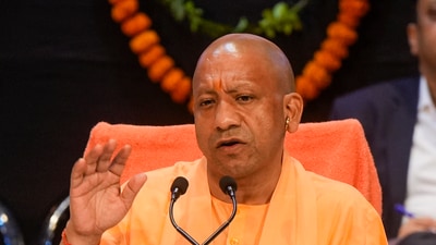 Uttar Pradesh CM Yogi Adityanath criticised Mamata Banerjee for not take strict action against rioters in Murshidabad (PTI FILE )