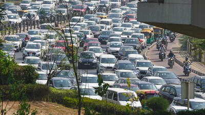 Vehicles stuck in traffic jam on the NH-24, near the Nizamuddin Bridge towards Delhi, (PTI)