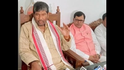 Paras has spoken fondly about Lalu Prasad suggesting that he may consider joining the RJD-led Mahagathbandhan