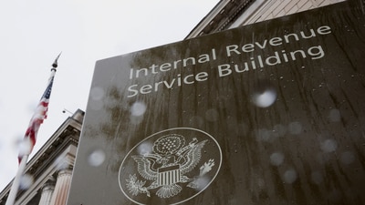 Americans can apply for an extension until October 15, but payments are due by April 15 to avoid penalties. REUTERS/Jonathan Ernst (REUTERS)