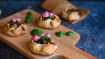 Indian street food revolution: Samosas gain popularity in upscale dining worldwide. (Unsplash) Indian street food revolution: Samosas gain popularity in upscale dining worldwide. (Unsplash)