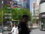 China's first-quarter economic growth exceeded forecasts. However, economists worry that momentum might move abruptly lower as US tariffs pose the largest risk to the Asian giant in decades.