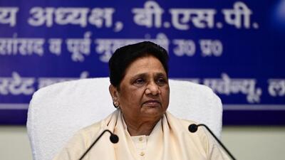 Bahujan Samaj Party chief Mayawati at a party meeting in Lucknow on Wednesday. (Deepak Gupta/HT Photo) Bahujan Samaj Party chief Mayawati at a party meeting in Lucknow on Wednesday. (Deepak Gupta/HT Photo)