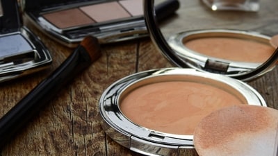 Blushes at Myntra fwd for that rosy look (pexels) Blushes at Myntra fwd for that rosy look (pexels)