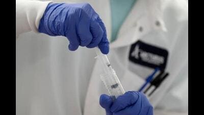 FDC drugs are those that contain a combination of two or more active pharmaceutical ingredients in a fixed ratio and are also referred to as “cocktail” drugs. (REUTERS) FDC drugs are those that contain a combination of two or more active pharmaceutical ingredients in a fixed ratio and are also referred to as “cocktail” drugs. (REUTERS)