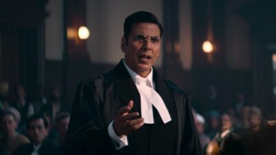 Akshay Kumar makes a request to fans ahead of Kesari Chapter 2's release. Akshay Kumar makes a request to fans ahead of Kesari Chapter 2's release.
