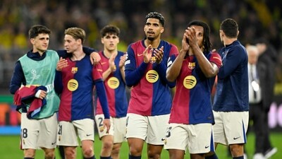 Barcelona players acknowledge the fans after reaching the semis. (AFP) Barcelona players acknowledge the fans after reaching the semis. (AFP)