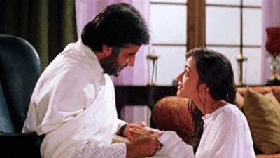 Amitabh Bachchan played Aishwarya Rai's father in Mohabbatein. Amitabh Bachchan played Aishwarya Rai's father in Mohabbatein.