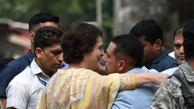 Robert Vadra and Priyanka Gandhi shared a hug just before the former went for ED questioning on Wednesday. (Vipin Kumar/HT photo) Robert Vadra and Priyanka Gandhi shared a hug just before the former went for ED questioning on Wednesday. (Vipin Kumar/HT photo)