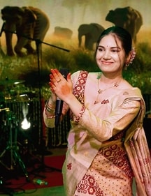 Richa Bharadwaj mesmerised the crowd with her soulful singing.