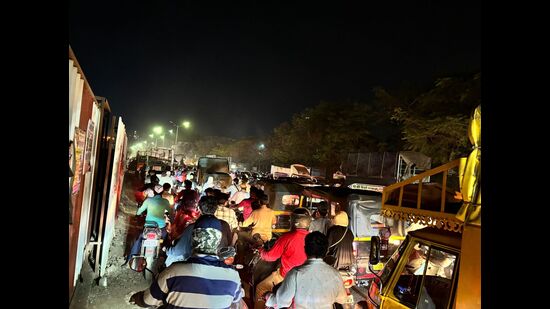 The resulting haphazard parking on public roads has been causing severe traffic congestion and chaos in the area. (HT)