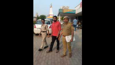 A knife and  ₹6,000 in cash were recovered from the accused, said Mohali police. (Vikram/HT Photo)