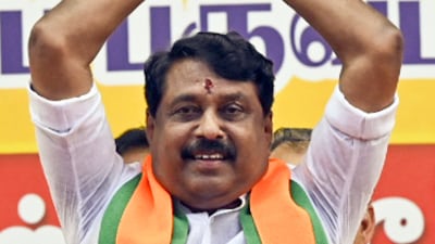 President Nainar Nagendran paid floral tribute to freedom fighter Theeran Chinnamalai on his death anniversary. (ANI) President Nainar Nagendran paid floral tribute to freedom fighter Theeran Chinnamalai on his death anniversary. (ANI)