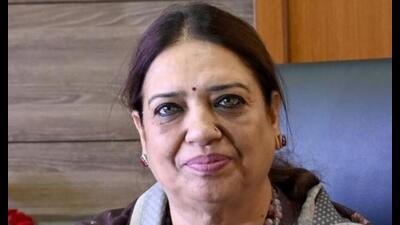 Chandigarh mayor Harpreet Kaur Babla added that the tentative cost of one machine is  ₹6 to  ₹10 lakh, and minimum five such machines are required. She requested the MP to provide five leaf collector machines from the MPLAD fund. (HT Photo)