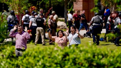 People evacuate Florida State University (FSU) campus after a mass shooting in Tallahassee, Florida, U.S., April 17, 2025. (via REUTERS)
