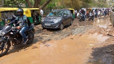 Water-logging and ongoing metro construction in Bengaluru put commuters stranded for hours. Water-logging and ongoing metro construction in Bengaluru put commuters stranded for hours.