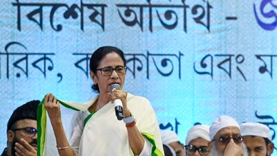 West Bengal chief minister Mamata Banerjee meets Imams and religious leaders from Muslim community and speaks on Waqf Amendment Act 2025 at Netaji Indoor Stadium in Kolkata, India, on Wednesday. (Samir Jana/ Hindustan Times) West Bengal chief minister Mamata Banerjee meets Imams and religious leaders from Muslim community and speaks on Waqf Amendment Act 2025 at Netaji Indoor Stadium in Kolkata, India, on Wednesday. (Samir Jana/ Hindustan Times)