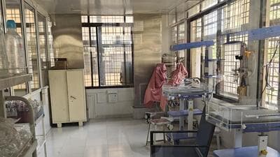 Officials said authorities yet to fill vacant posts despite NICU at Kamala Nehru Hospital (KNH), run by PMC, being forced to shut down its ventilators due to shortage of doctors since last four months. (HT) Officials said authorities yet to fill vacant posts despite NICU at Kamala Nehru Hospital (KNH), run by PMC, being forced to shut down its ventilators due to shortage of doctors since last four months. (HT)