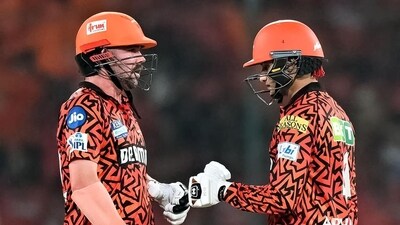 SRH batted first and their potent opening pair Abhishek Sharma and Travis Head remained unbeaten at the end of the powerplay. Strangely enough, though, the pair could only score 46 runs in it with the MI pacers keeping a chokehold on them. (HT_PRINT) SRH batted first and their potent opening pair Abhishek Sharma and Travis Head remained unbeaten at the end of the powerplay. Strangely enough, though, the pair could only score 46 runs in it with the MI pacers keeping a chokehold on them. (HT_PRINT)