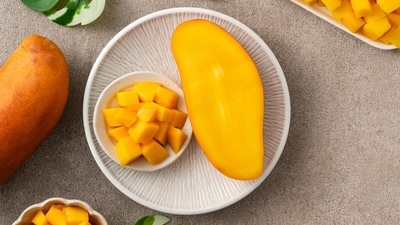Make summer cooling with mangoes. (Shutterstock) Make summer cooling with mangoes. (Shutterstock)