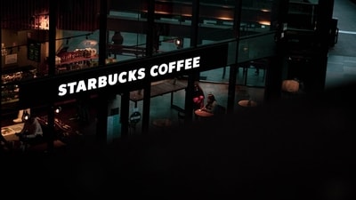 Regular Starbucks customers can benefit from the free refill policy at participating locations in the US and Canada, which can increase the satisfaction and affordability of your café visits. (Unsplash)