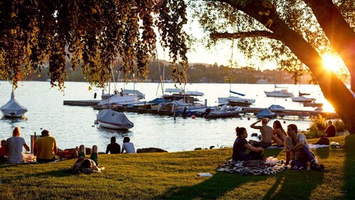 Zurich in autumn—golden landscapes, cozy cafés, and stunning Alpine views from scenic restaurants. Zurich in autumn—golden landscapes, cozy cafés, and stunning Alpine views from scenic restaurants.