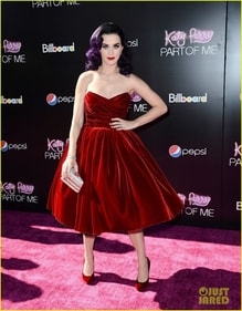 Katy Perry in Dolce & Gabbana dress (Pinterest) Katy Perry in Dolce & Gabbana dress (Pinterest)