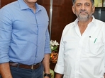 Anil Kumble (L), DK Shivakumar (R)