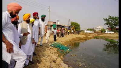 Tarunpreet Singh Sond, minister for rural development and panchayats, at a village in Fatehgarh Sahib district. (HT Photo)