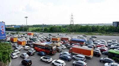 The elevated corridor is expected to reduce travel time from 40 minutes to just 10 minutes by eliminating traffic signals and bottlenecks. (Sunil Ghosh/HT file photo) The elevated corridor is expected to reduce travel time from 40 minutes to just 10 minutes by eliminating traffic signals and bottlenecks. (Sunil Ghosh/HT file photo)