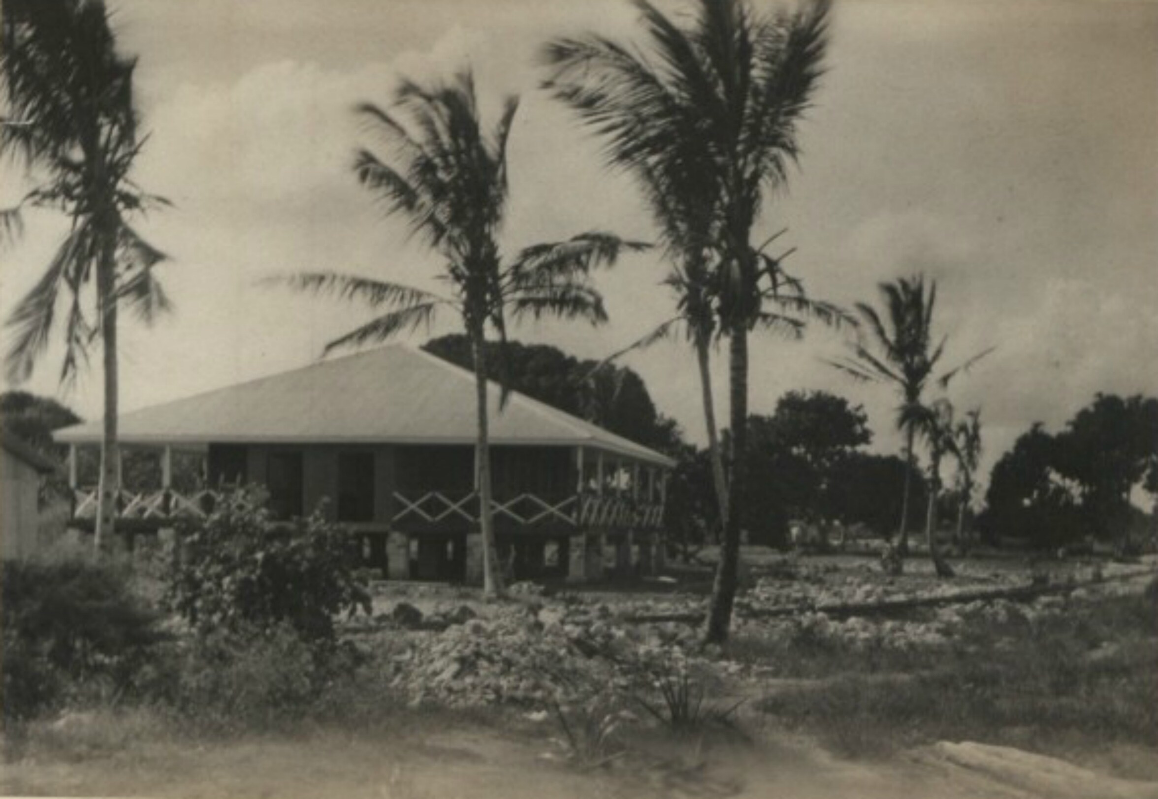 A colonial dak bungalow in Kenya. (Wikimedia Commons) A colonial dak bungalow in Kenya. (Wikimedia Commons)