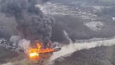 The fire could be seen from afar. (X/JAS) The fire could be seen from afar. (X/JAS)