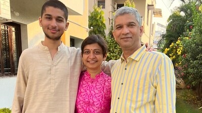 One of Gujarat’s state topper in JEE Main 2025 Aadit Prakash Bhagade from Vadodara with his parents. (HT Photo) One of Gujarat’s state topper in JEE Main 2025 Aadit Prakash Bhagade from Vadodara with his parents. (HT Photo)