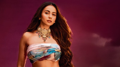 Inspired by vintage portraits of Indian women, Rakul embodies femininity in this vintage bouquet saree by Navyasa created by LIVA. The outfit is paired with a heritage Basra pearl necklace and bangles by Chaulaz Heritage Jewellery (Photographer: Tejas Nerurkar) Inspired by vintage portraits of Indian women, Rakul embodies femininity in this vintage bouquet saree by Navyasa created by LIVA. The outfit is paired with a heritage Basra pearl necklace and bangles by Chaulaz Heritage Jewellery (Photographer: Tejas Nerurkar)