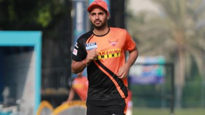 Bhuvneshwar Kumar discussed his strict diet that excludes dairy and gluten to combat bloating. (Instagram/@imbhuvi) Bhuvneshwar Kumar discussed his strict diet that excludes dairy and gluten to combat bloating. (Instagram/@imbhuvi)