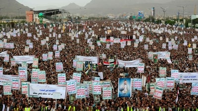 Protestors in Yemen hold placards and chant slogans during a rally in solidarity with Palestinians in the Gaza Strip and in condemnation of US strikes, in Yemen's Huthi-controlled capital Sanaa on April 18, 2025. (Photo by Mohammed HUWAIS / AFP) (AFP) Protestors in Yemen hold placards and chant slogans during a rally in solidarity with Palestinians in the Gaza Strip and in condemnation of US strikes, in Yemen's Huthi-controlled capital Sanaa on April 18, 2025. (Photo by Mohammed HUWAIS / AFP) (AFP)