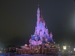 A woman writes about her surprise at seeing Hong Kong Disneyland nearly devoid of visitors