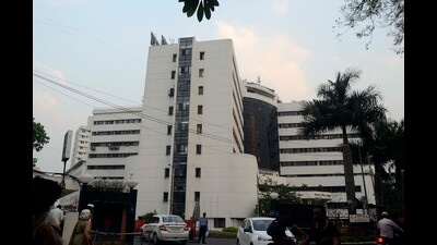 According to police, Bhise was allegedly denied emergency admission at Deenanath Mangeshkar Hospital (DMH) on March 28 after her family was unable to immediately pay a  ₹10 lakh deposit. (HT)