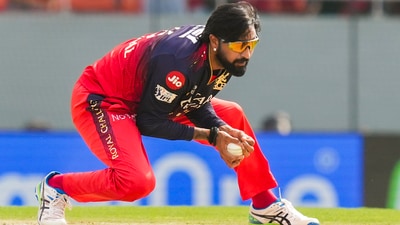 RCB were excellent in the field, taking some clutch catches, affecting a run-out, and preventing several runs with their ground fielding despite the heat of the day. (PTI) RCB were excellent in the field, taking some clutch catches, affecting a run-out, and preventing several runs with their ground fielding despite the heat of the day. (PTI)