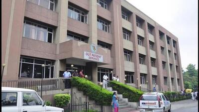 The hospital has been trying to get service from physicians posted at other hospitals, on deputation. (HT Photo) The hospital has been trying to get service from physicians posted at other hospitals, on deputation. (HT Photo)